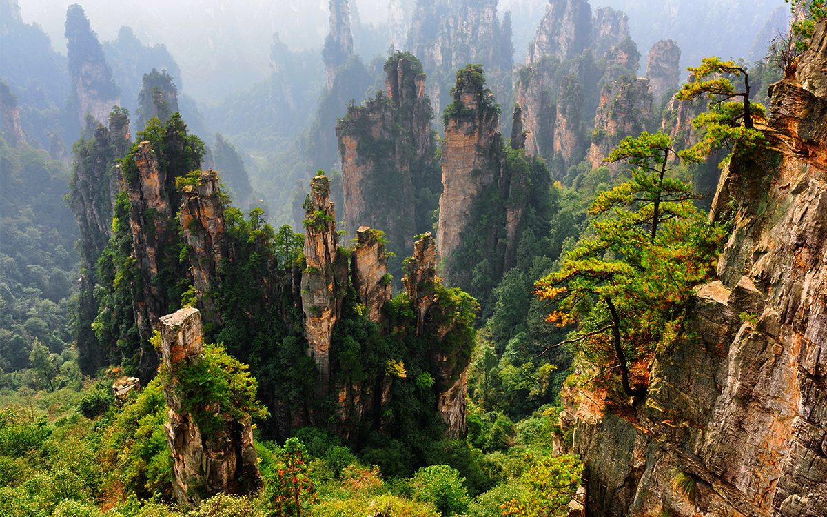 Najbardziej fotogeniczne miejsca na świecie – góry w Parku Narodowym Zhangjiajie w Chinach