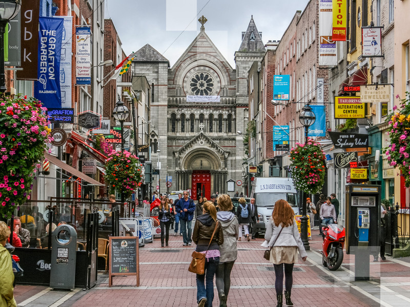 Shoppers on Grafton Street. Dublin, Ireland