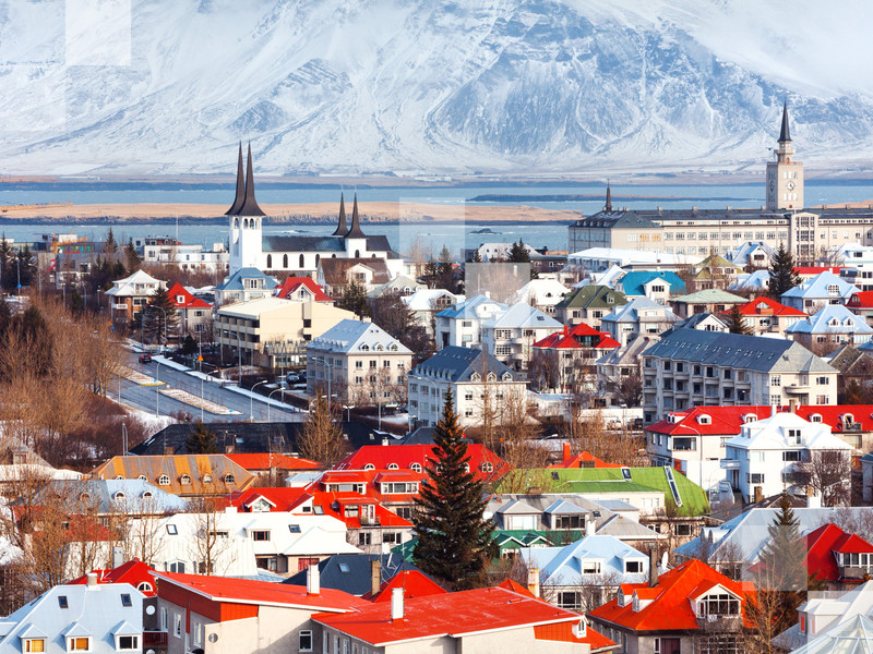 Widok na Reykjavik pokryty śniegiem