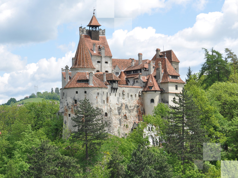 Zamek w Branie to obowiązkowy punkt wycieczki, ale Transylwania ma wiele innych miejsc, które napędzić mogą prawdziwego strachu