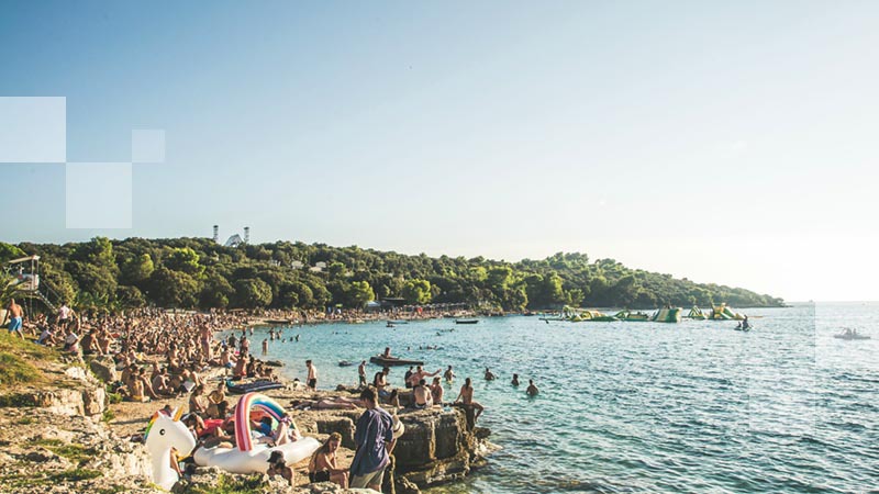 Plaża na terenie festiwalu Outlook