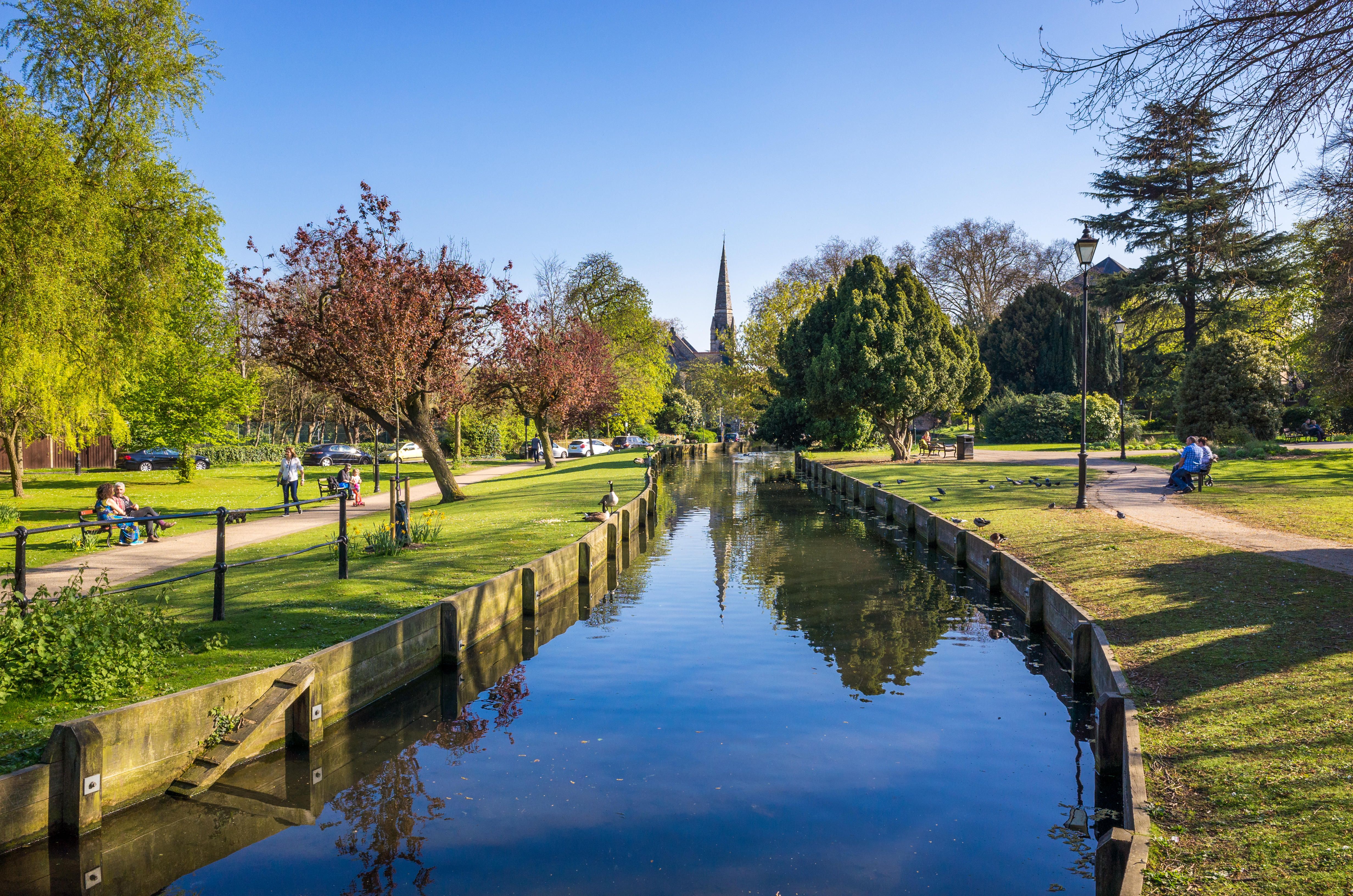 Wypożyczalnie samochod&oacute;w Enfield