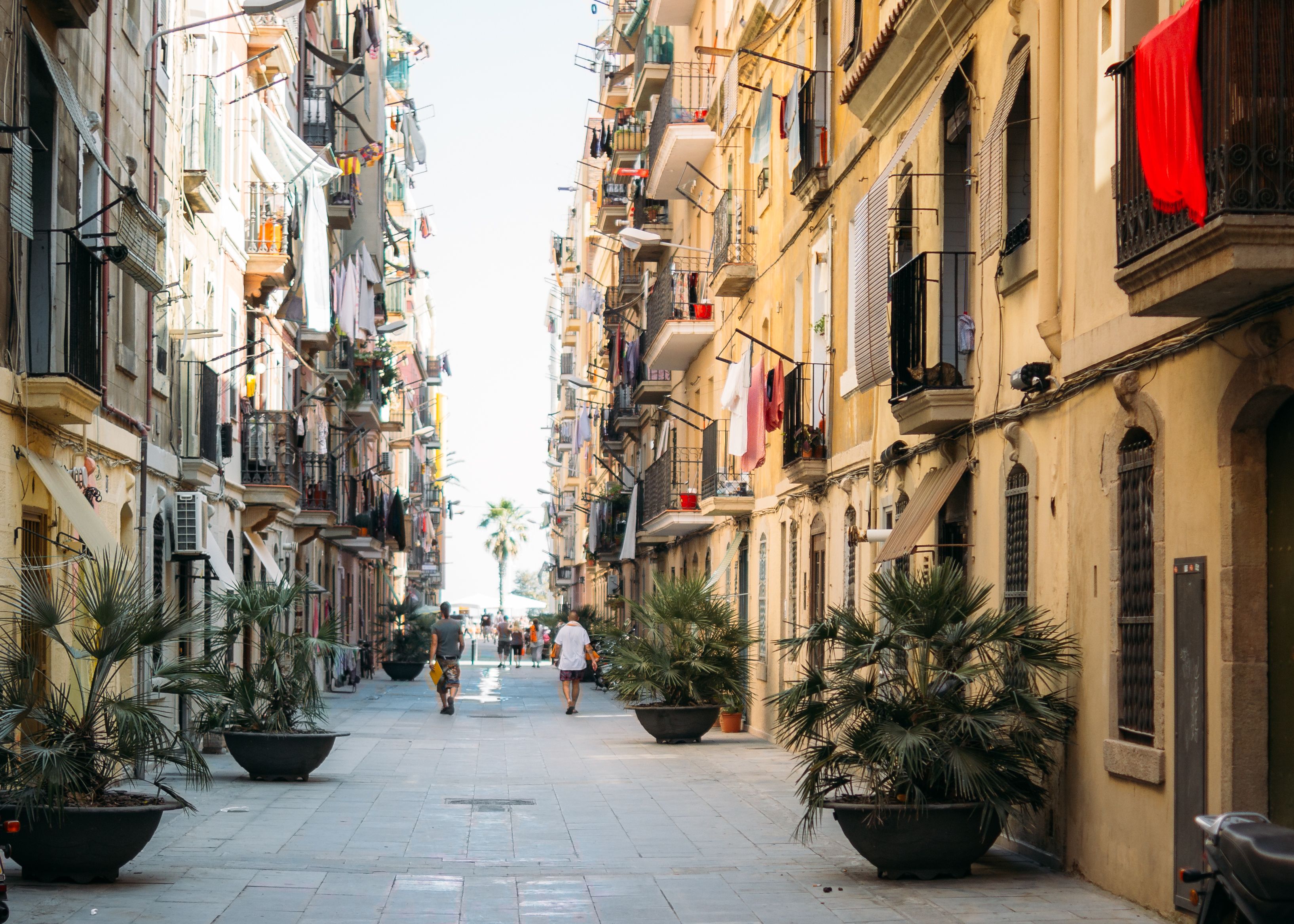 Znajdź tanie loty na trasie Warszawa - Barcelona