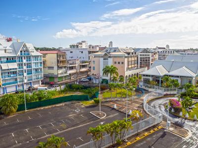 Site serios de dating Guadelupa Intalnire cu 100 de femei