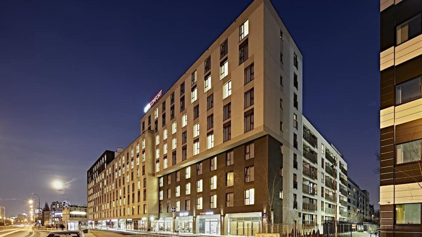 Apartament w Warszawie dedykowany parking podziemny w cenie, WiFi, blisko centrum New apartment in Warsaw finished to a high specification fitted out to a high standard on the 7th floor, WiFi, underground parking price included