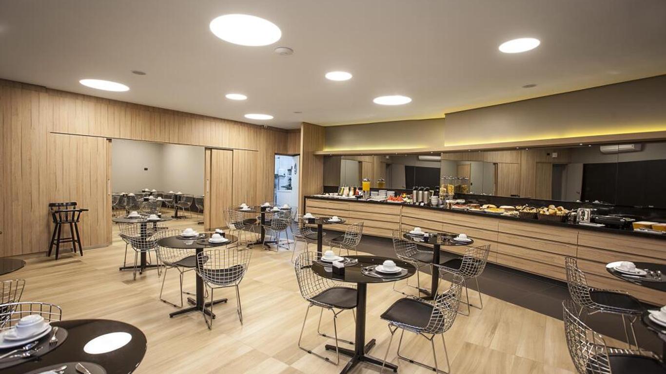 Max Plaza Hotel