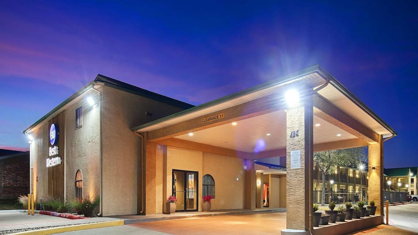 Best Western Cedar Inn