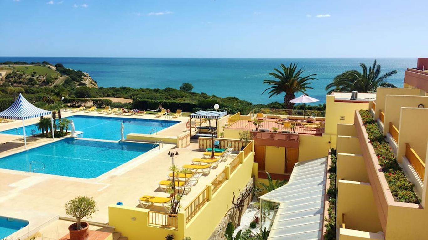 Hotel Baia Cristal