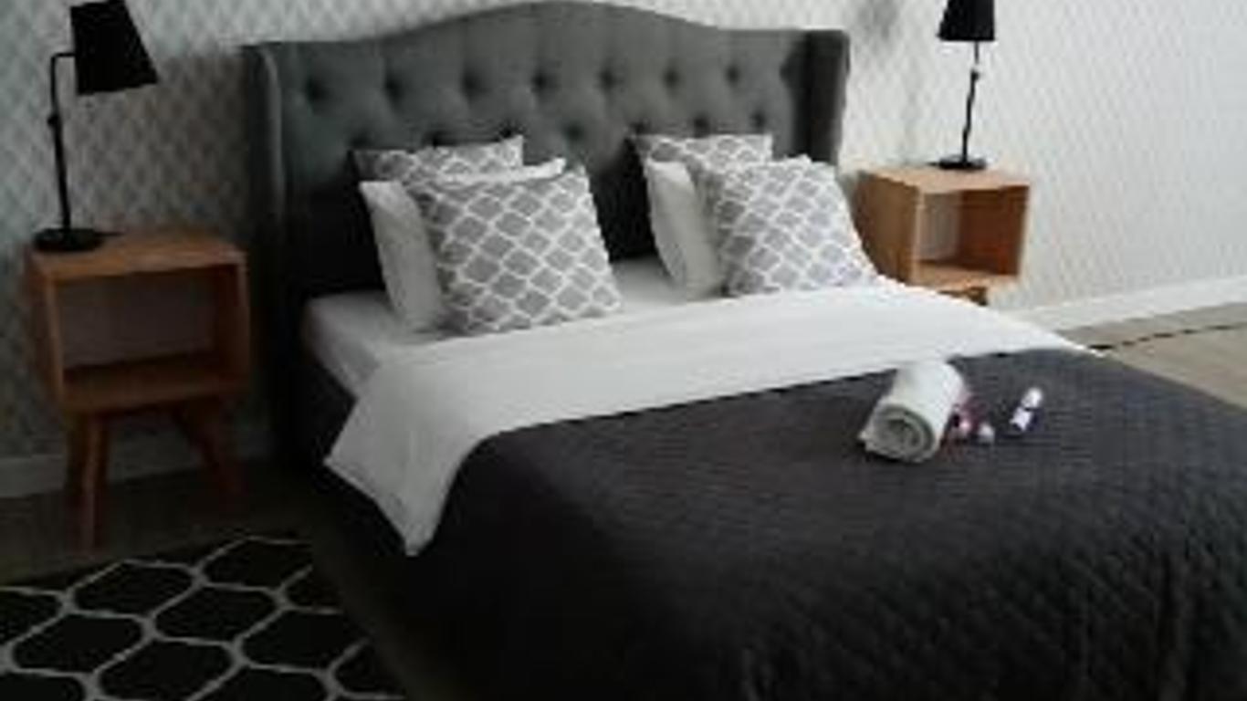 Blooms Boutique Hostel
