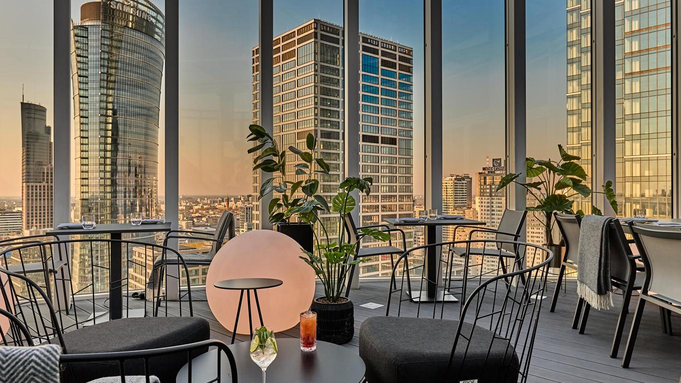 Holiday Inn Express Warsaw - The Hub