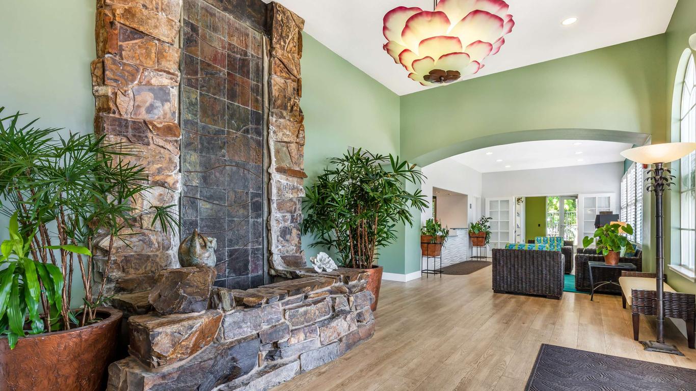 Best Western Plus Capitola By-the-Sea Inn & Suites