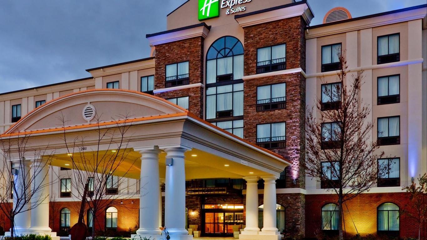 Holiday Inn Express & Suites Nashville-Opryland