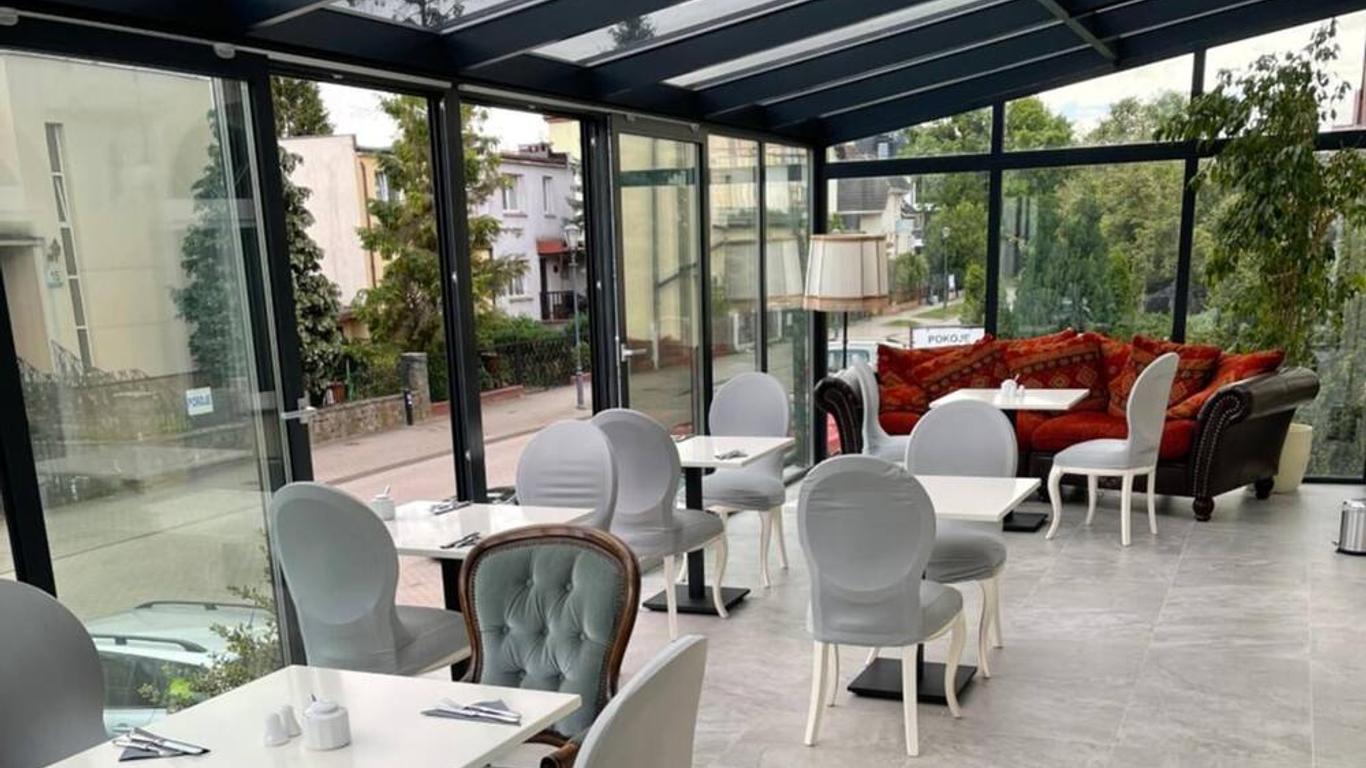Hotel Moris