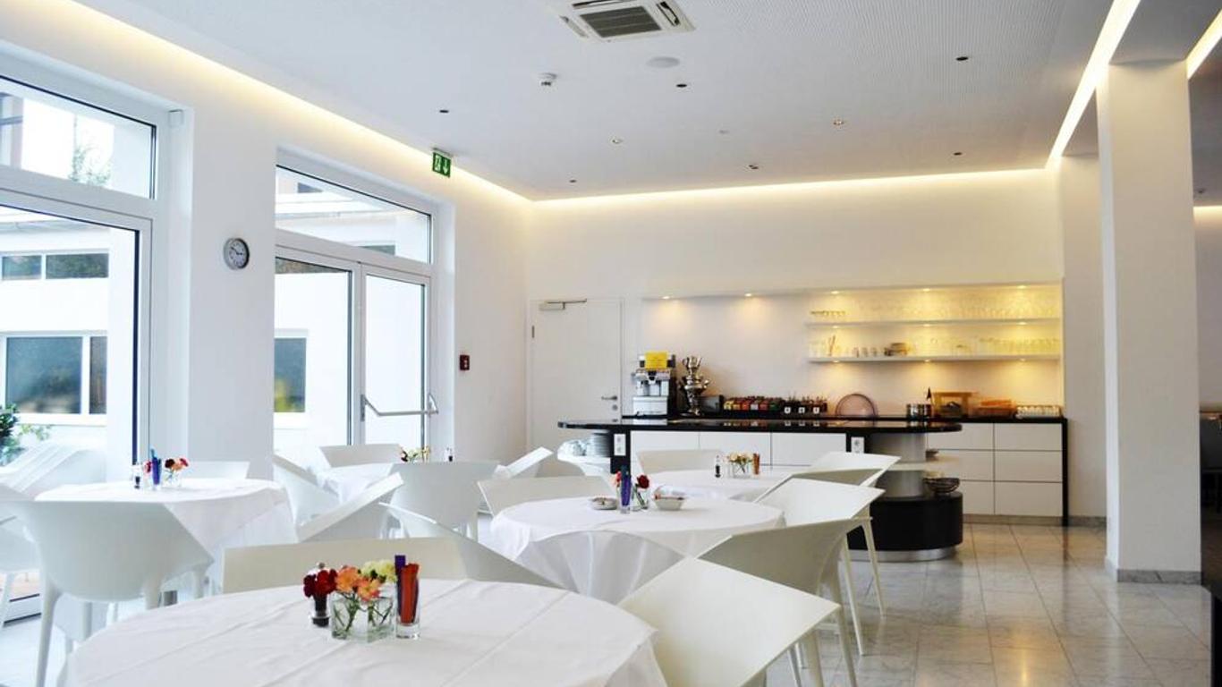 City Hotel