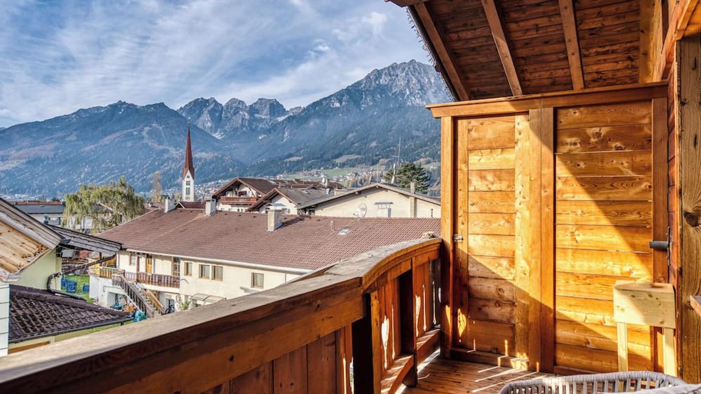 Hotel Alpenstolz