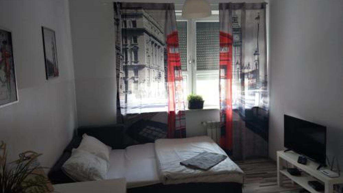 Red Apartament
