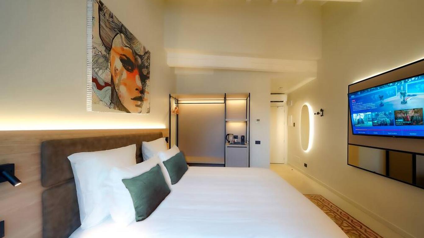 Bergamo Inn 21