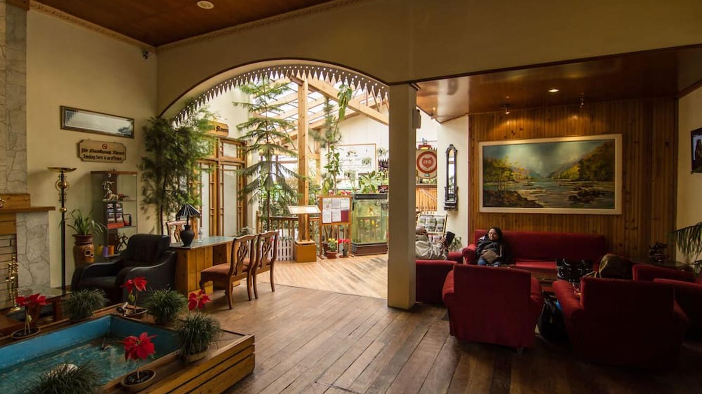Central Heritage Resort & Spa