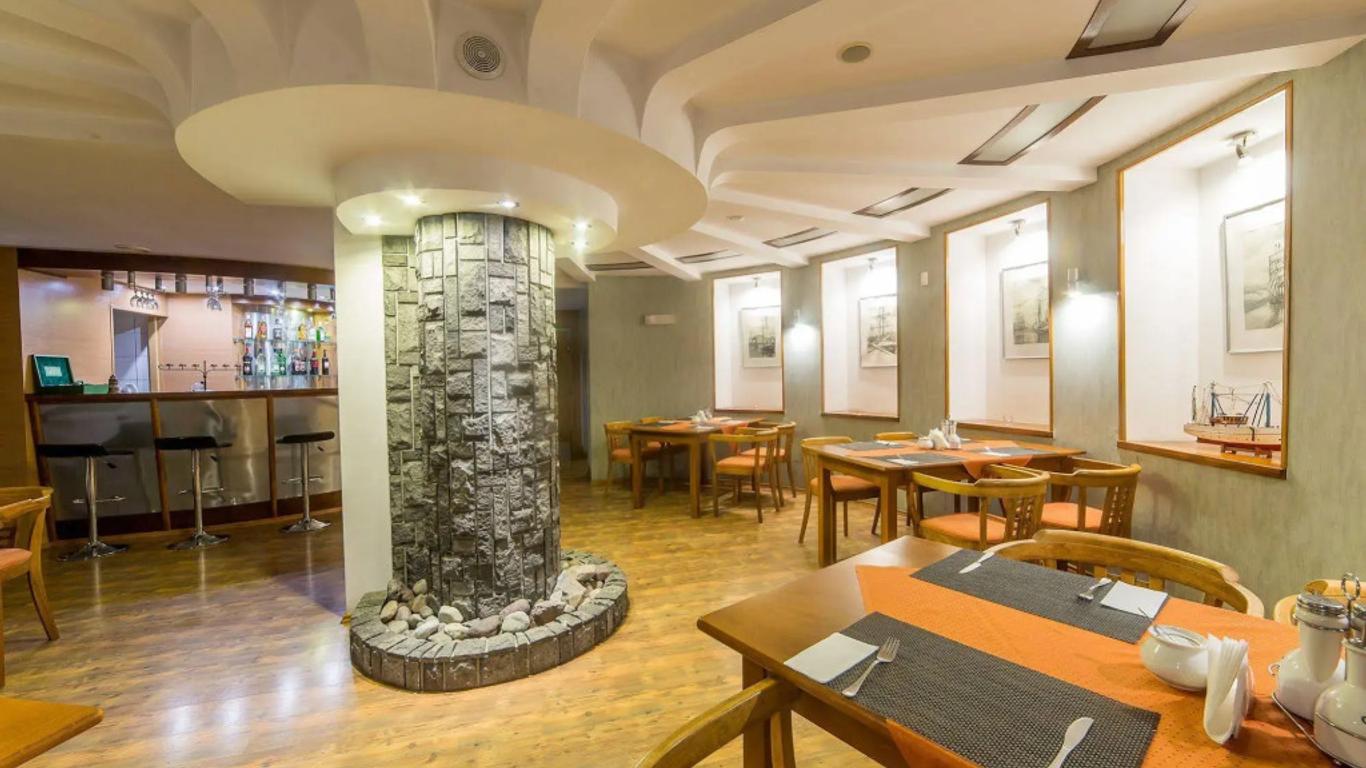 Hotel Taaakaryba