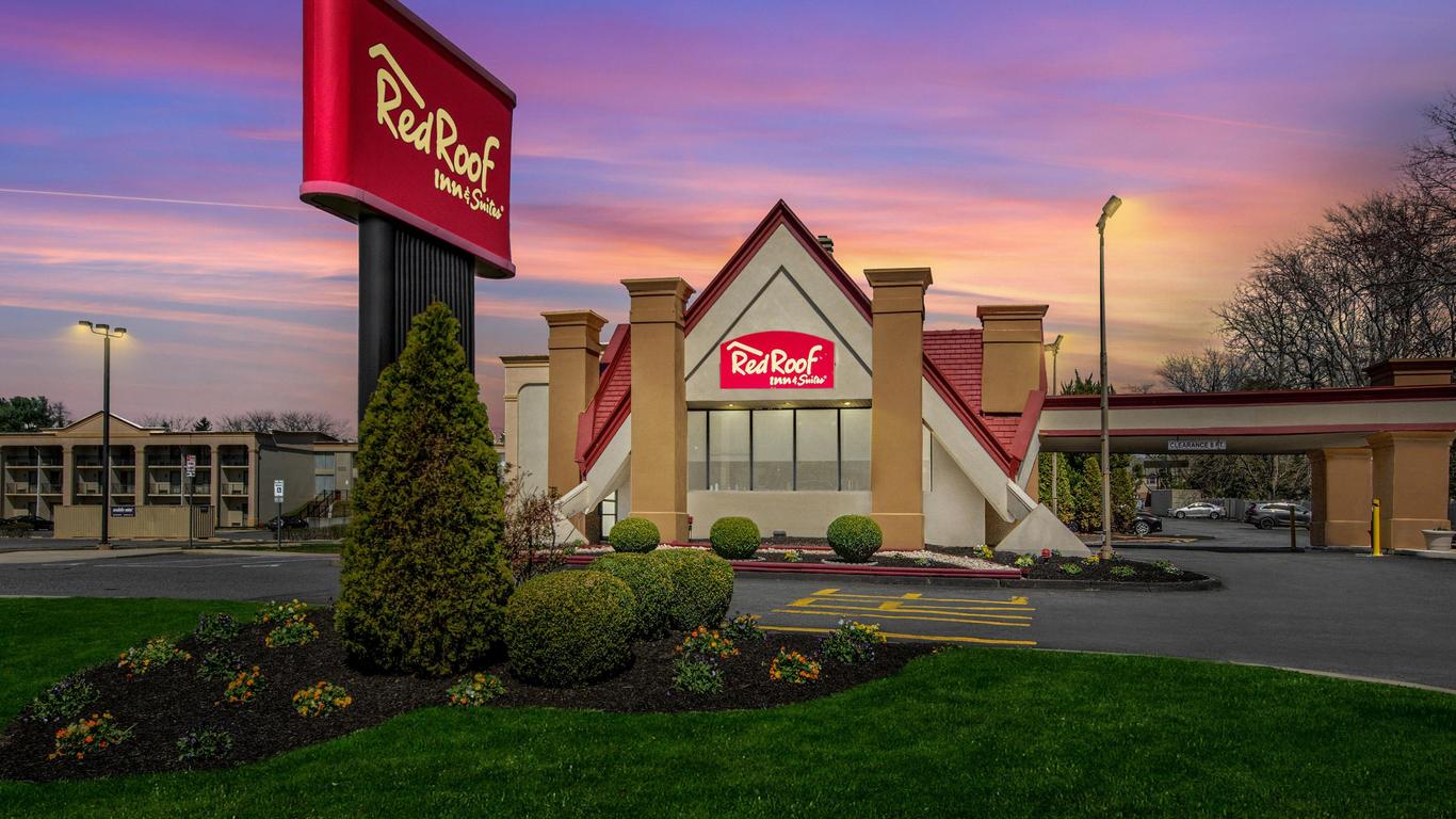 Red Roof Inn & Suites Newark - University