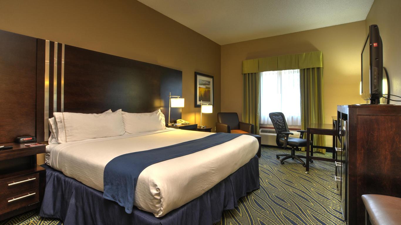 Holiday Inn Express & Suites Midwest City