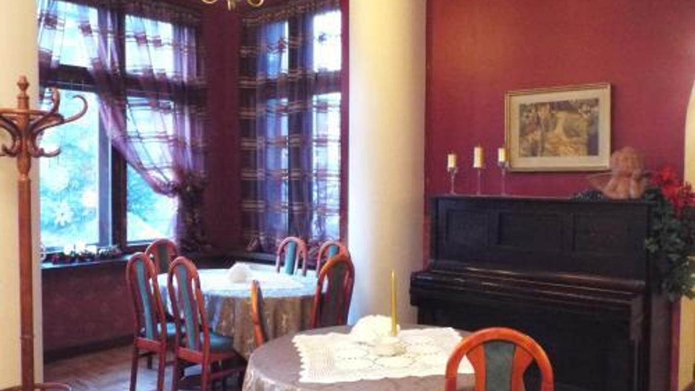 Hotel Rapsodia