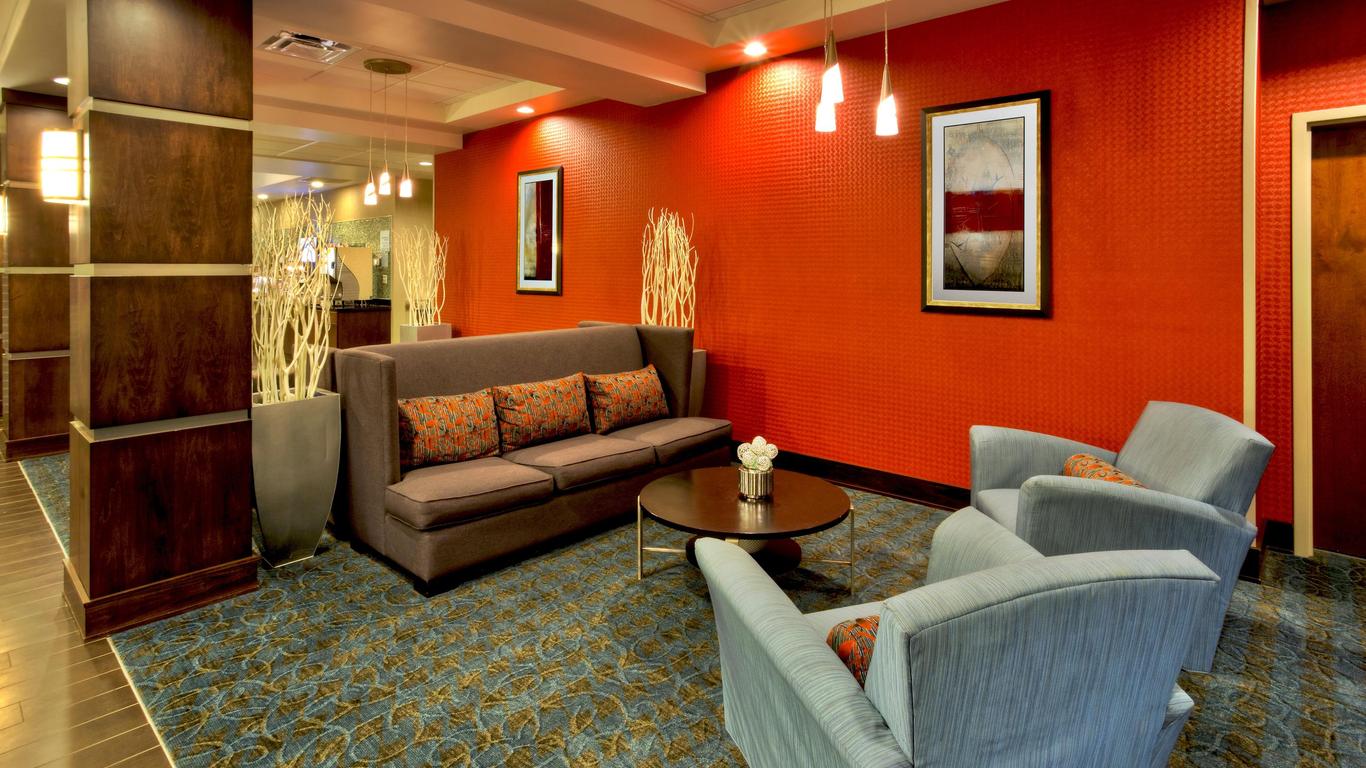 Holiday Inn Express & Suites Knoxville West - Oak Ridge