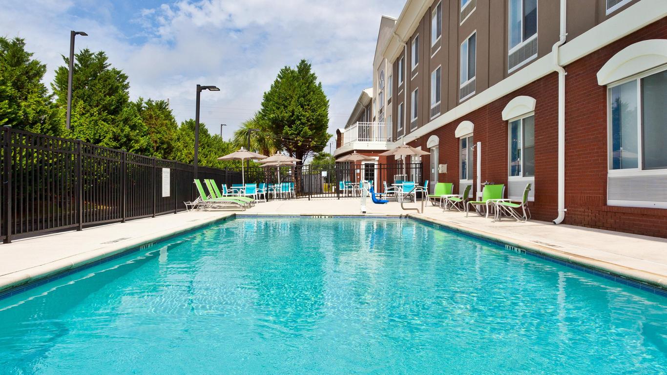 Holiday Inn Express Hotel & Suites Dothan North