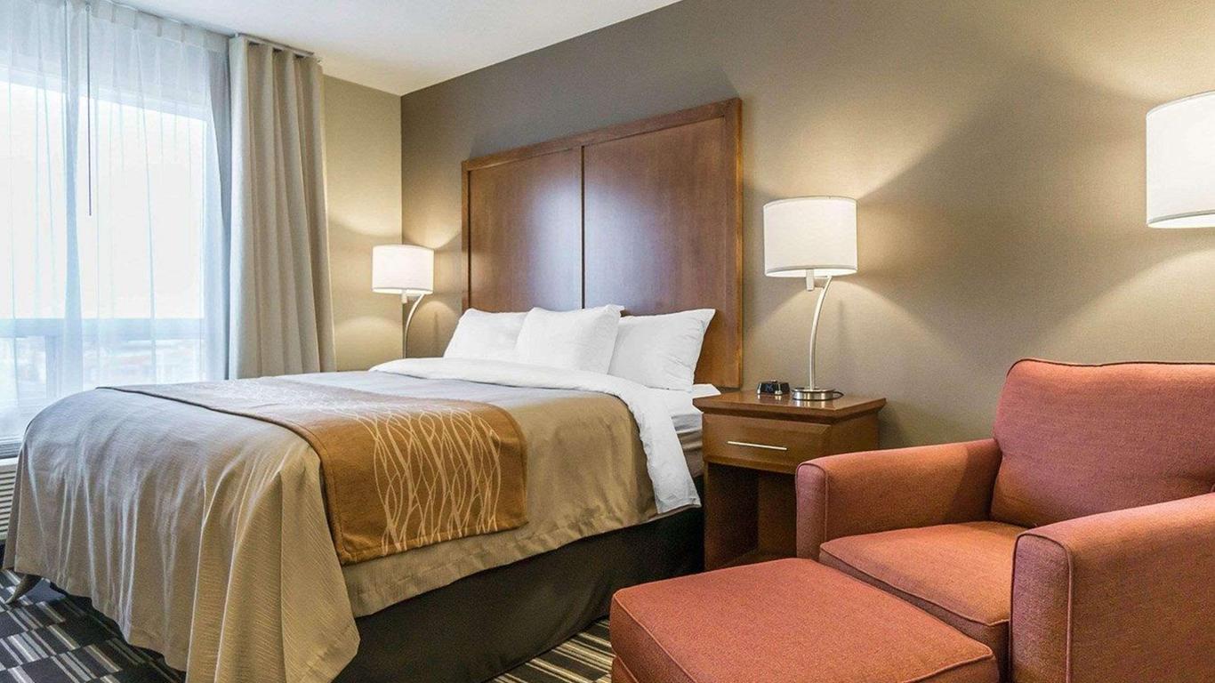 Comfort Inn & Suites Edmonton International Airport