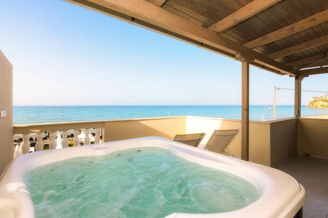 Iakinthos, Tsilivi Beach