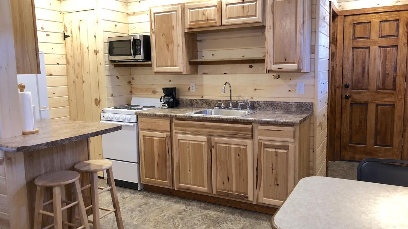 Rockerville Lodge & Cabins