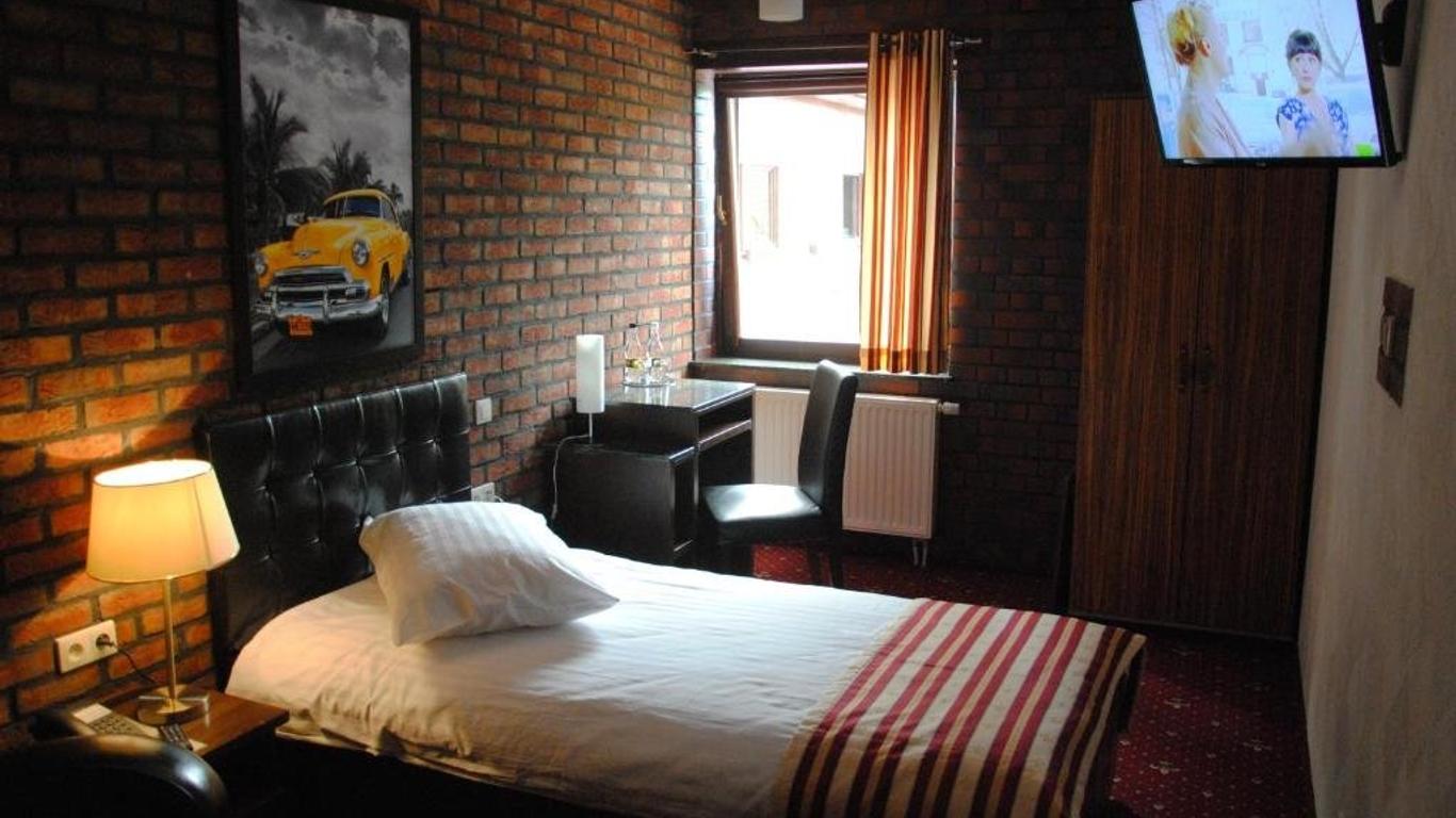 Amadeus Hotel