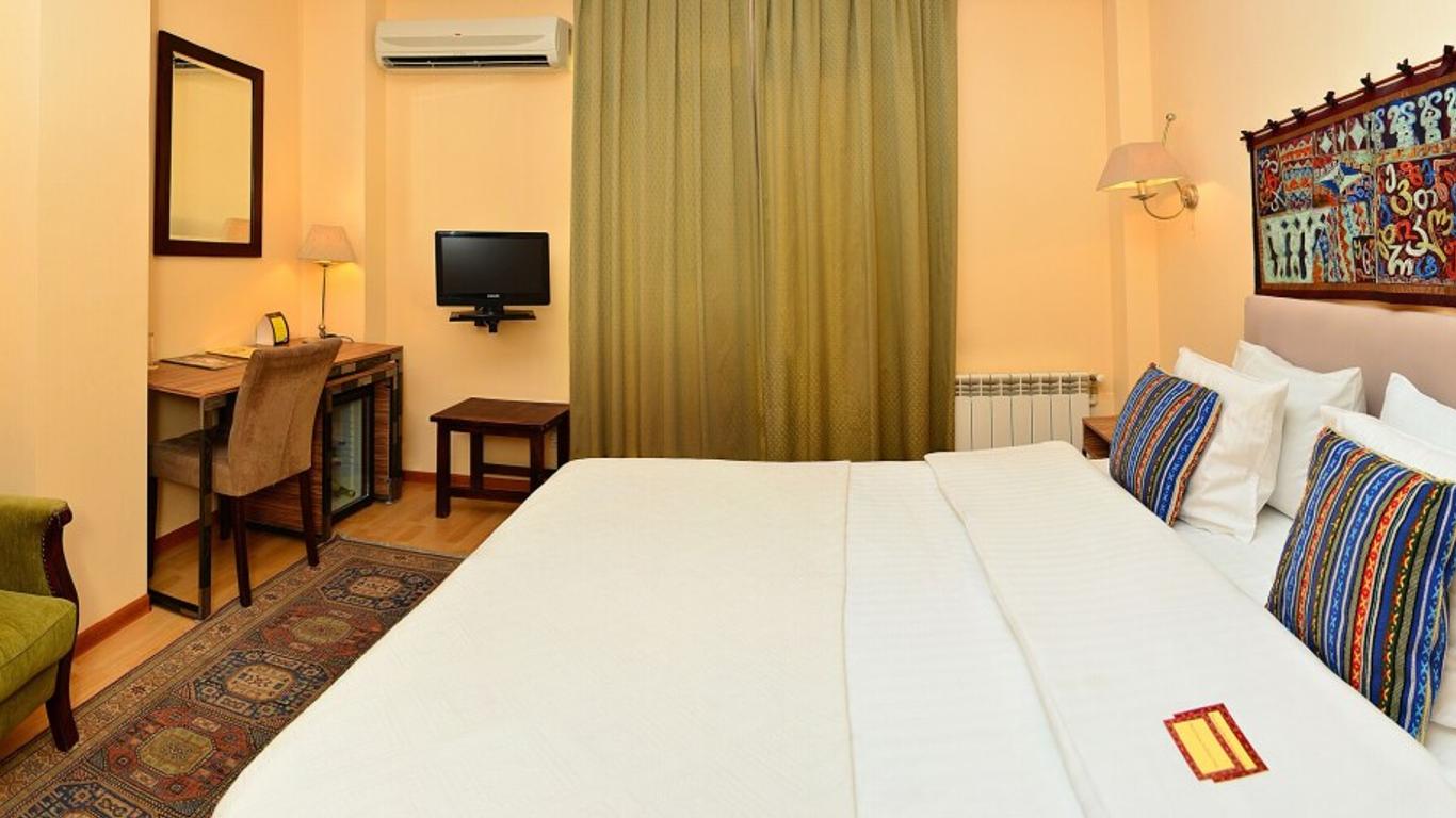 Betsy's Hotel