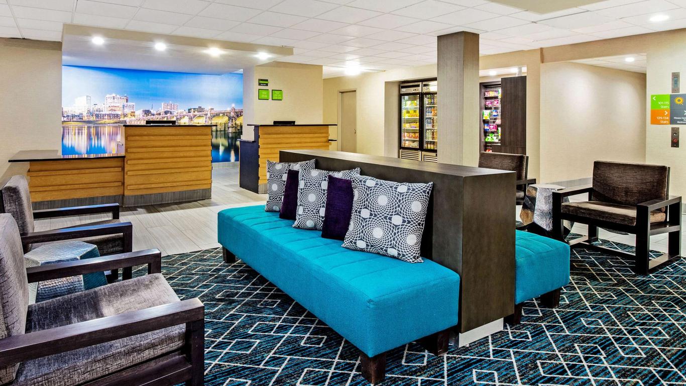 La Quinta Inn & Suites by Wyndham New Cumberland-Harrisburg