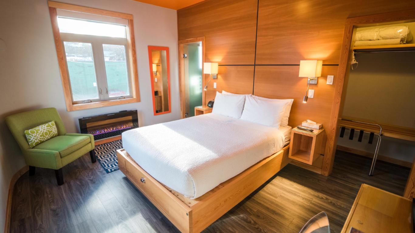 Adventure Hotel